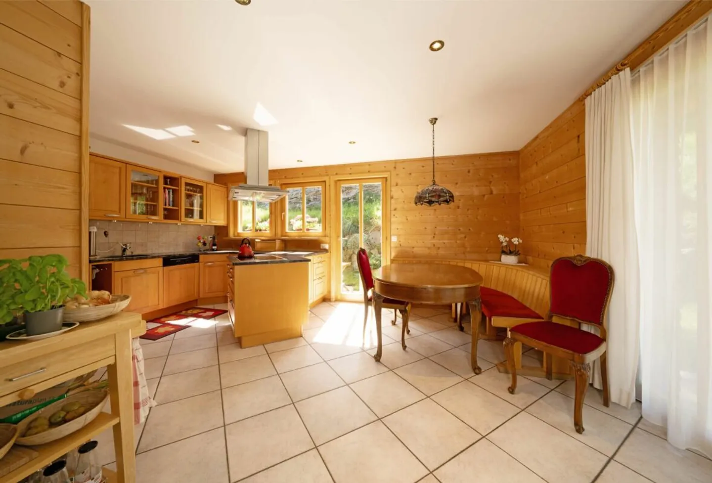 Maison en bois massif avec vue magnifique dans un endroit calme - Photo 7 sur 13