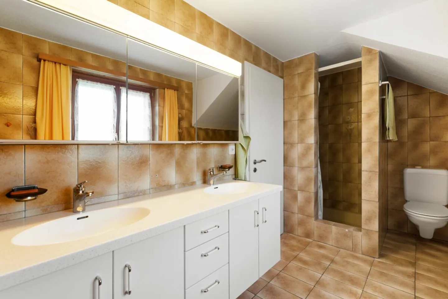 Ein besonderes Zuhause mit Gartenidylle, Privatsphäre und viel Raum - Photo 10 sur 13