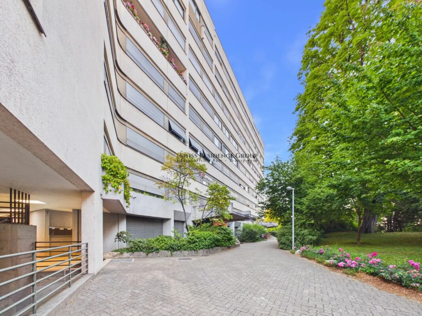 Sunny 2-Room Apartment in Basel - Photo 1 of 13