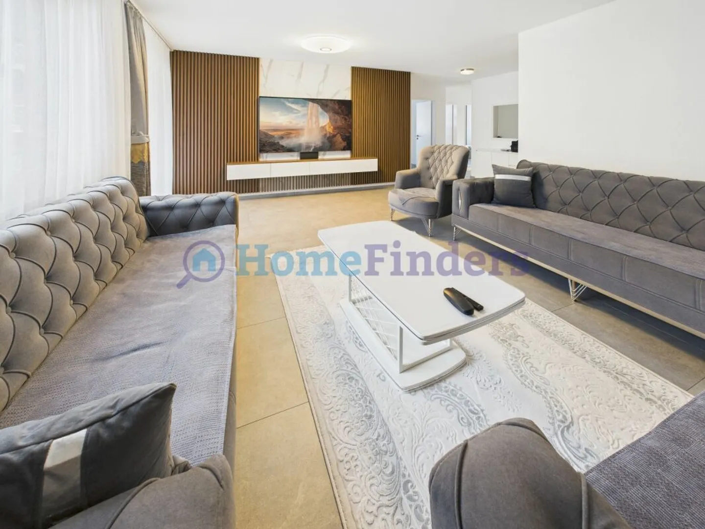 GROSSZÜGIG FAMILIENFREUNDLICH - FRISCH UND TOP MODERN RENOVIERT! - Foto 4 di 11