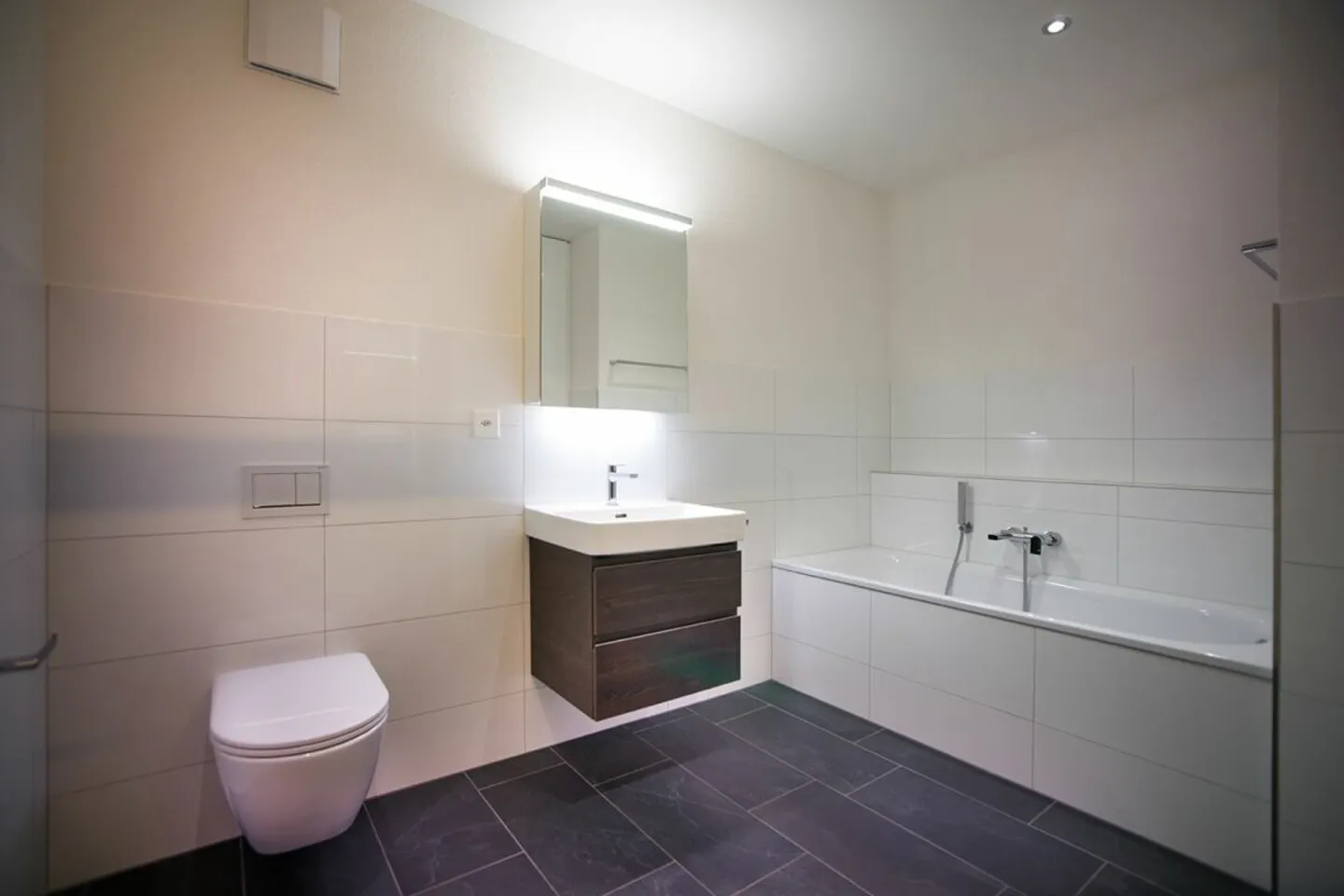 Vivere con stile e comfort: appartamento di 5,5 stanze con terrazza a Märstetten - Foto 9 di 12