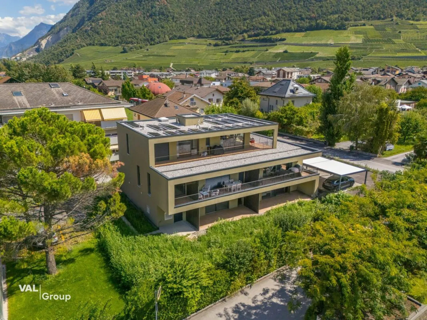 Rare - superbe 2.5 pièces avec terrasse et jardin privatif - Foto 2 di 10