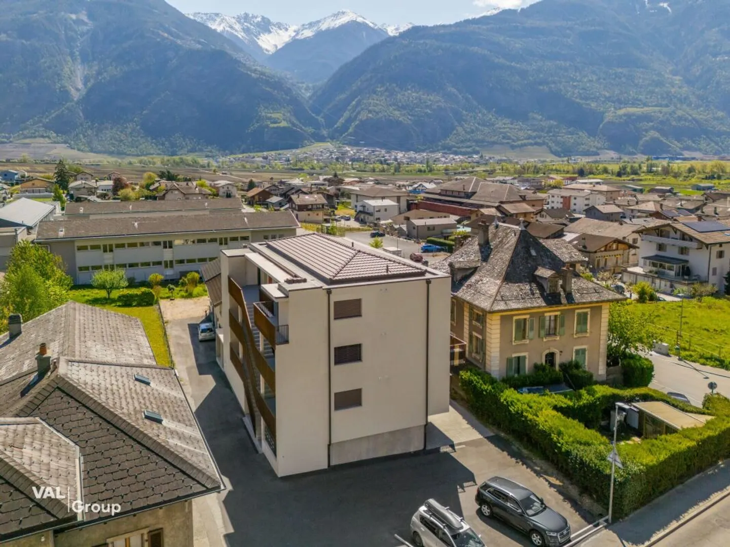 Building of 9 apartments - 4.4% immediate yield, in the heart of the village - Photo 3 of 13