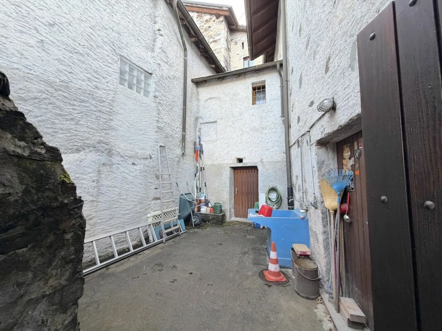 Quiet detached house with 5 rooms and lake view - Photo 11 of 13