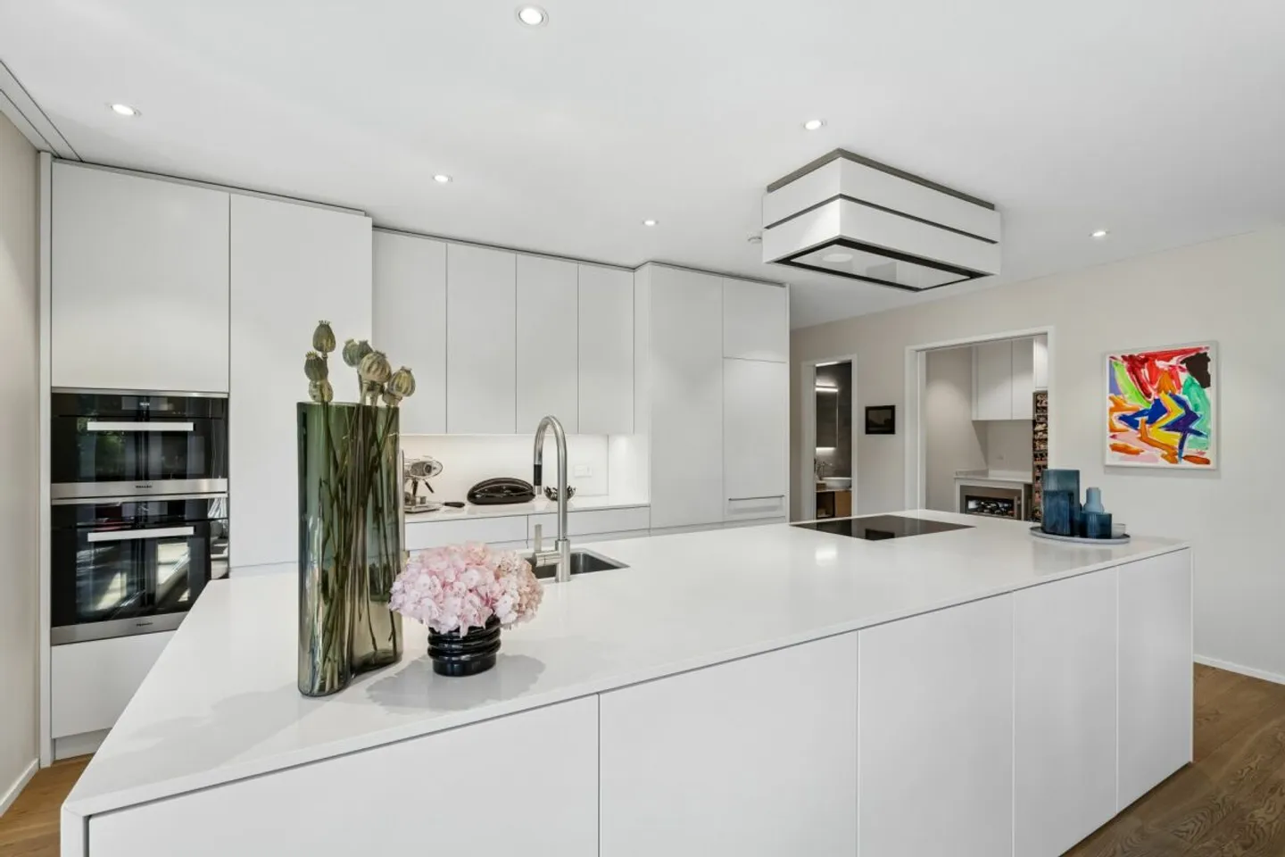 Exclusive 6.5 room garden apartment with high end finishes and private sauna - Photo 11 of 13