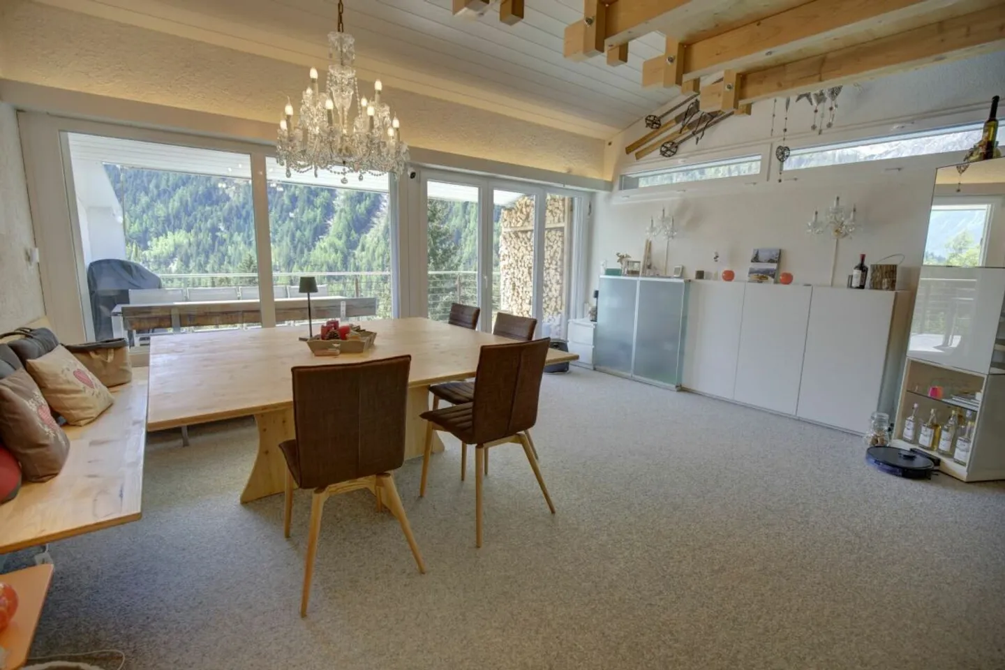 Magnificent renovated semi-detached chalet in Champex-Lac! - Photo 3 of 13