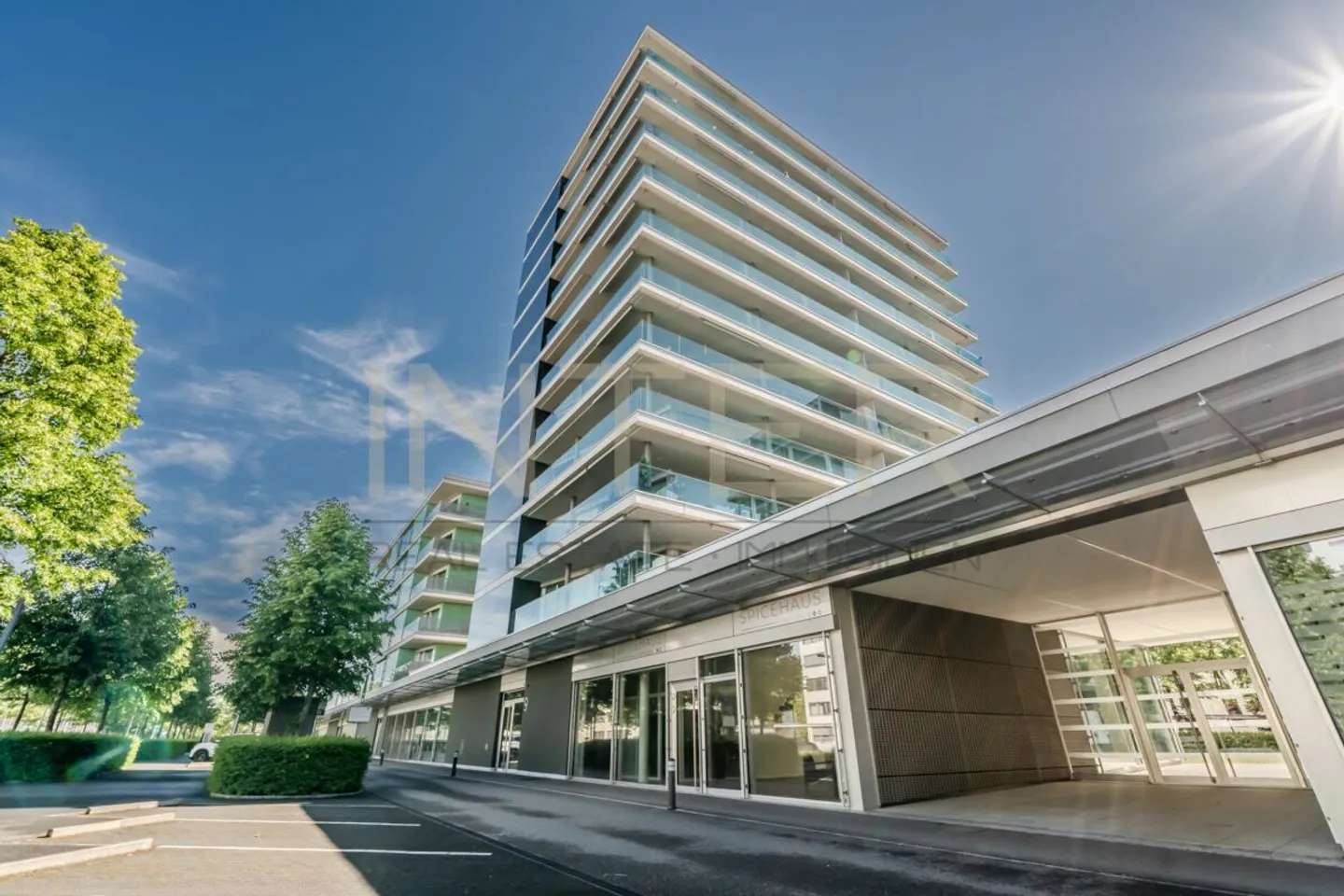 Grosszügige 5.5-Zimmerwohnung mit grossem Balkon im Feldpark Zug - Photo 4 of 13