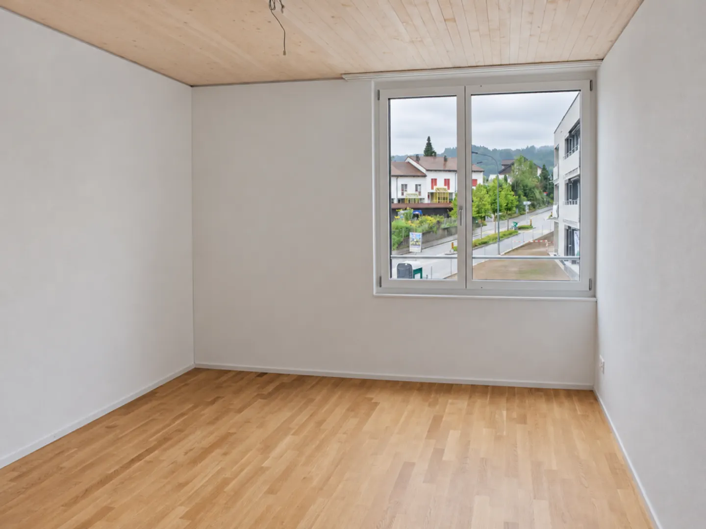 Modern apartment with breathtaking views - Photo 9 of 12