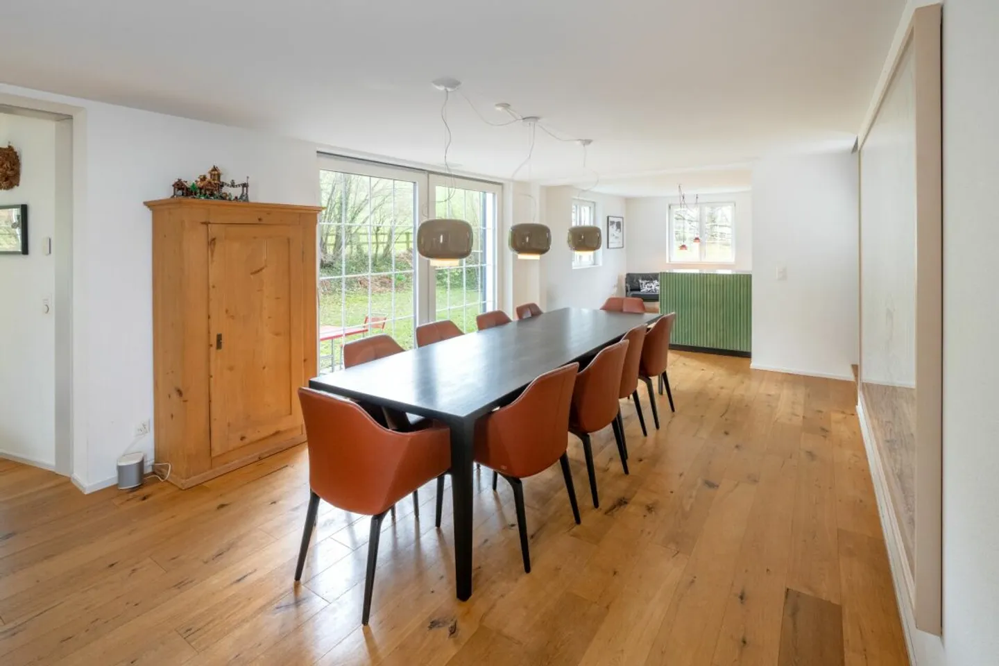 Magnifique maison individuelle modernisée avec une intimité absolue et vue sur le lac - Photo 5 sur 13