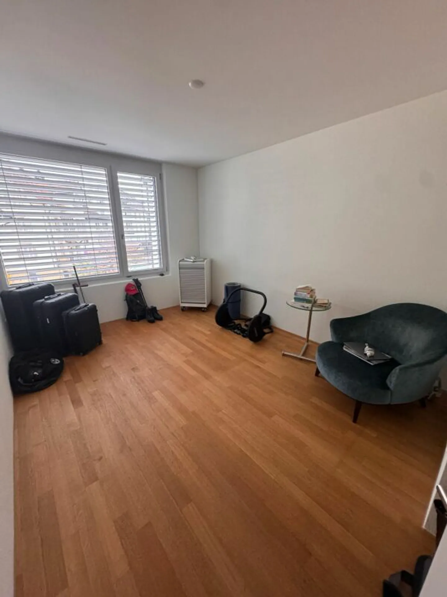 Oasis de bien-être de 3.5 pièces dans un endroit calme et central - avec balcon, vue partielle sur le lac et vue sur la montagne - Photo 6 sur 9