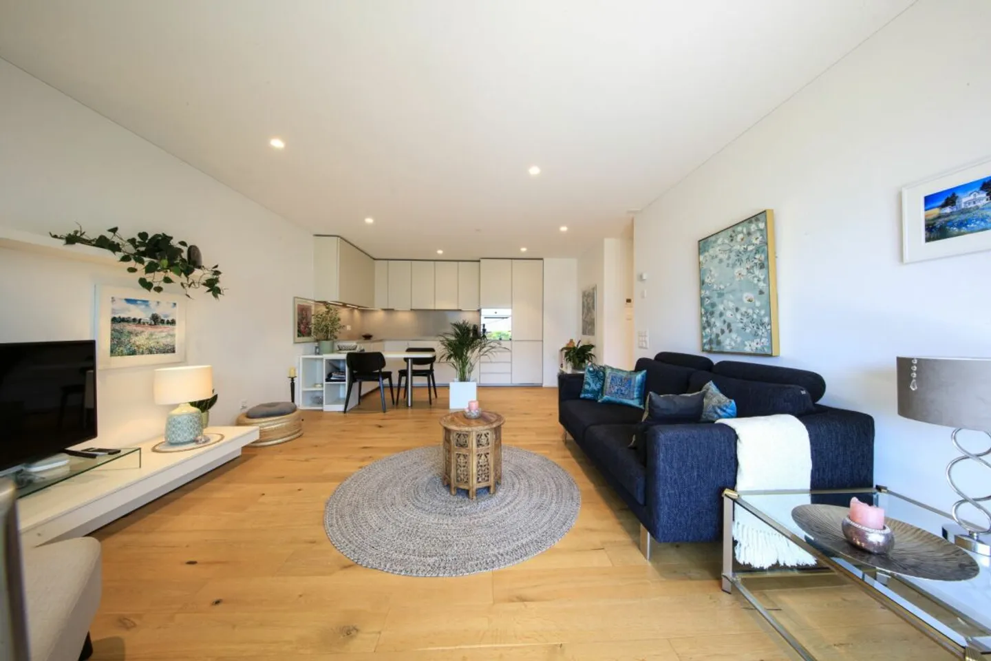 MINUSIO - Moderne 2.5-Zimmer-Wohnung mit grosszügiger Terrasse - Foto 3 von 12