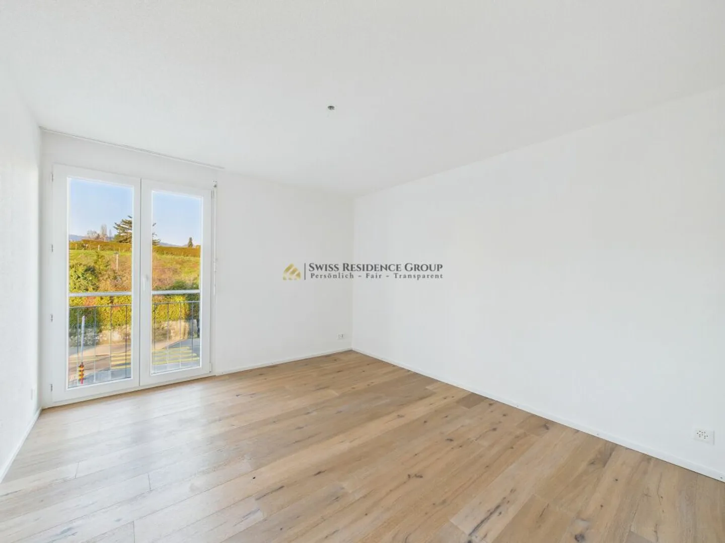 Modern apartment with a view and sunshine - Photo 5 of 12