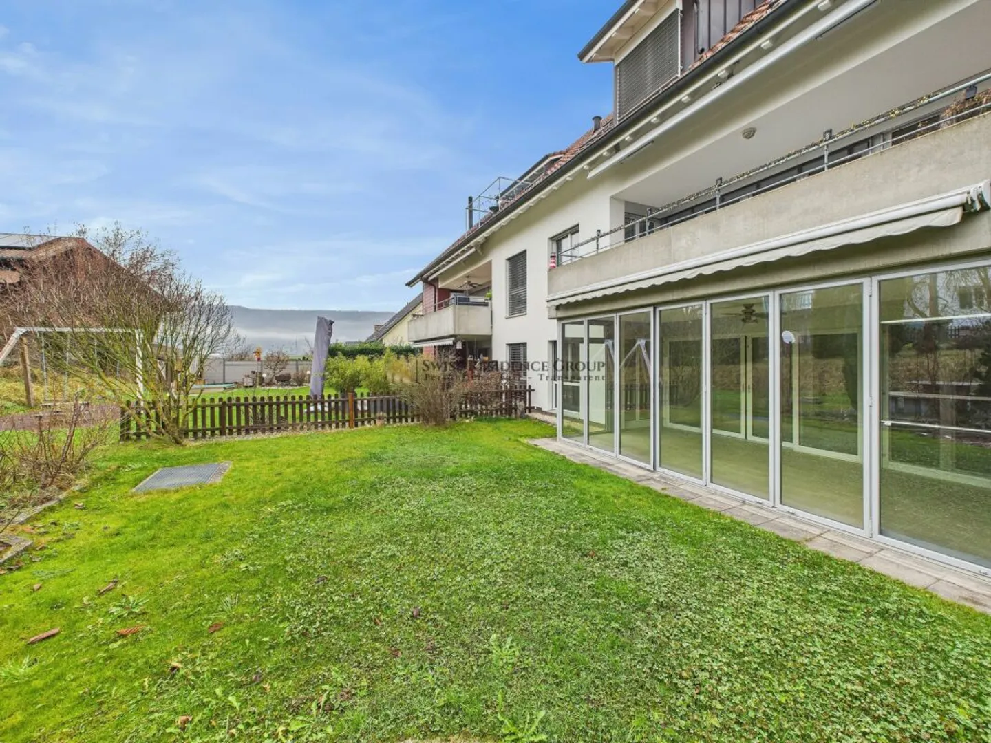 Lumière, Jardin, Espace Ouvert : Appartement spacieux de 4,5 pièces avec véranda chauffée - Photo 1 sur 13