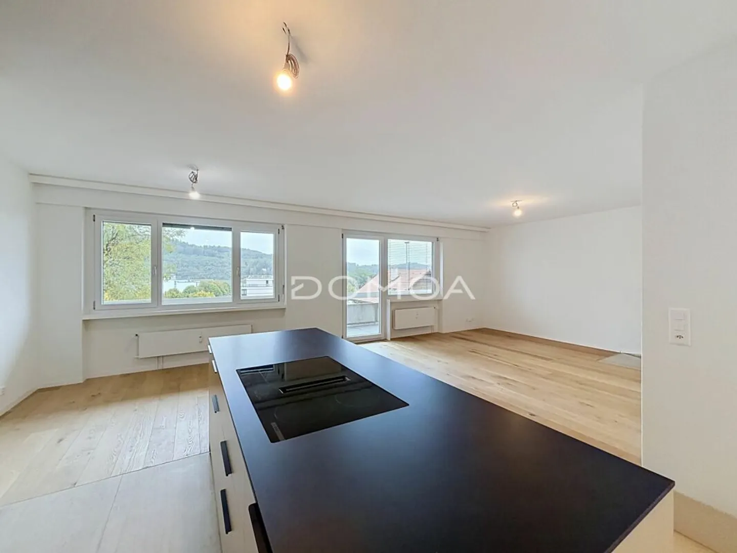 Appartamento ristrutturato di 3,5 locali, luminoso con balcone e piscina - Foto 3 di 13