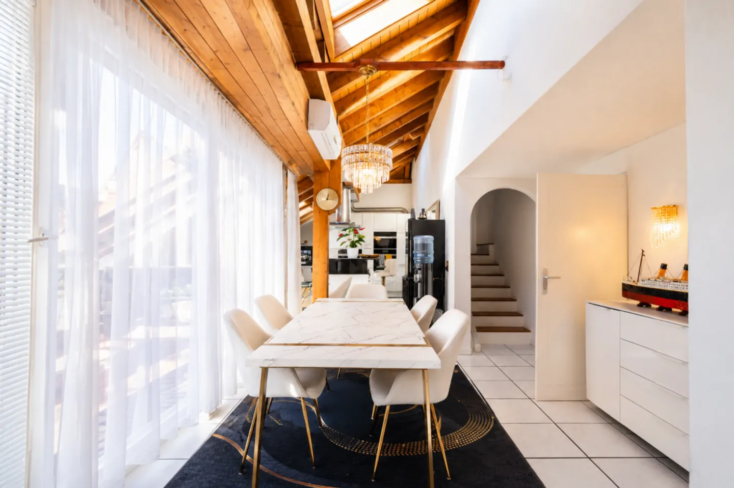 Exclusive 6.5-room penthouse apartment with lift directly into the apartment - Seepark Altendorf - Photo 6 of 13