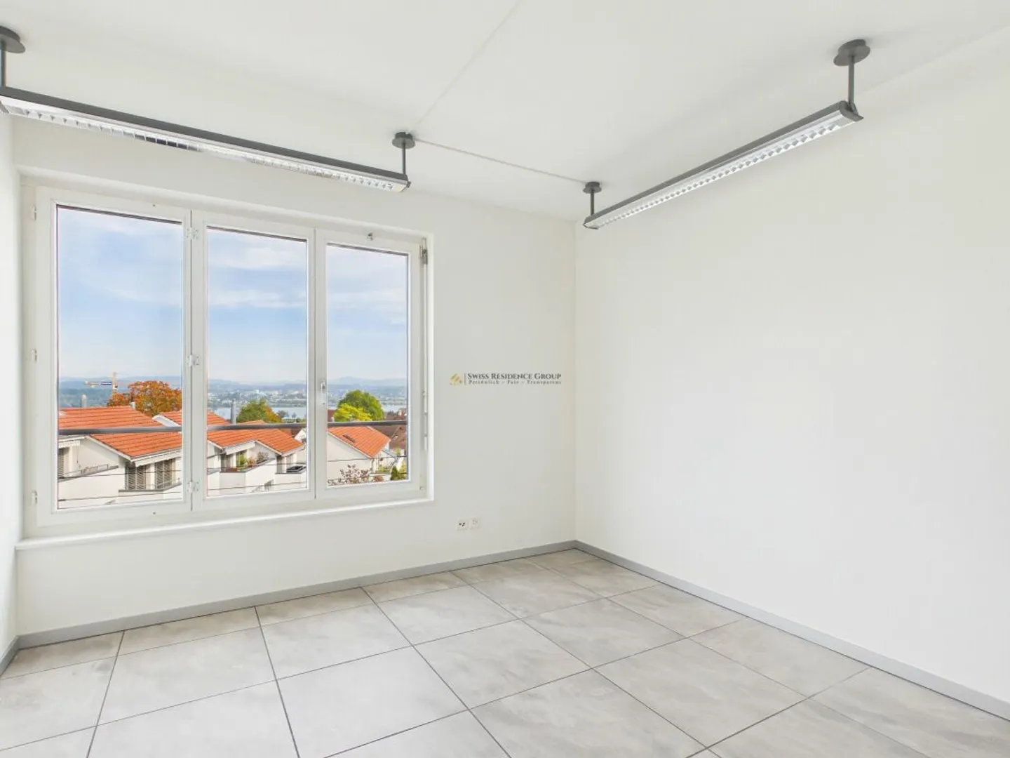 Stunning Apartment with Lake View - Photo 9 of 13