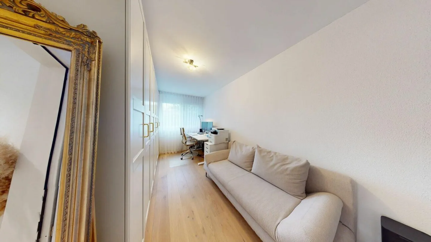 Gioiello residenziale sulla Reuss - con 200 m² di felicità in giardino - Foto 7 di 13