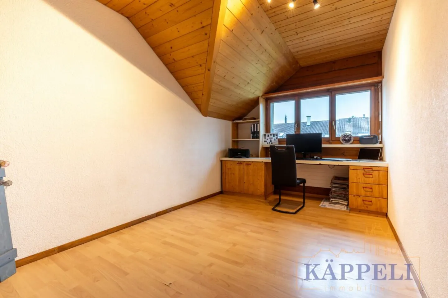 5.5 Room Attic Apartment in the Center of Wattenwil - Photo 7 of 13