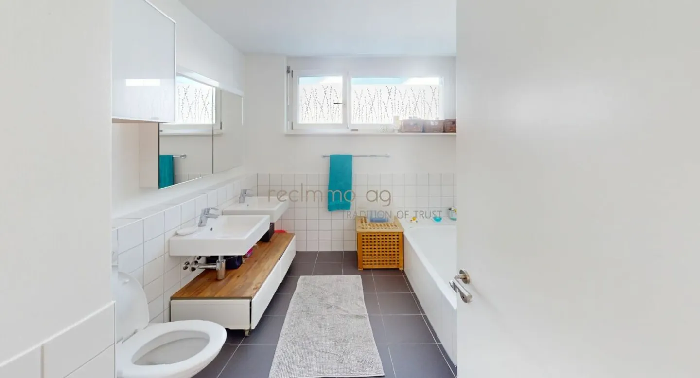 Maison familiale spacieuse de 6,5 pièces avec jardin à Obfelden - Photo 7 sur 9