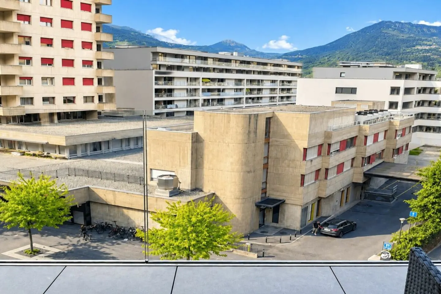 Magnificent 3.5-room apartment with balcony in Monthey - Photo 10 of 11