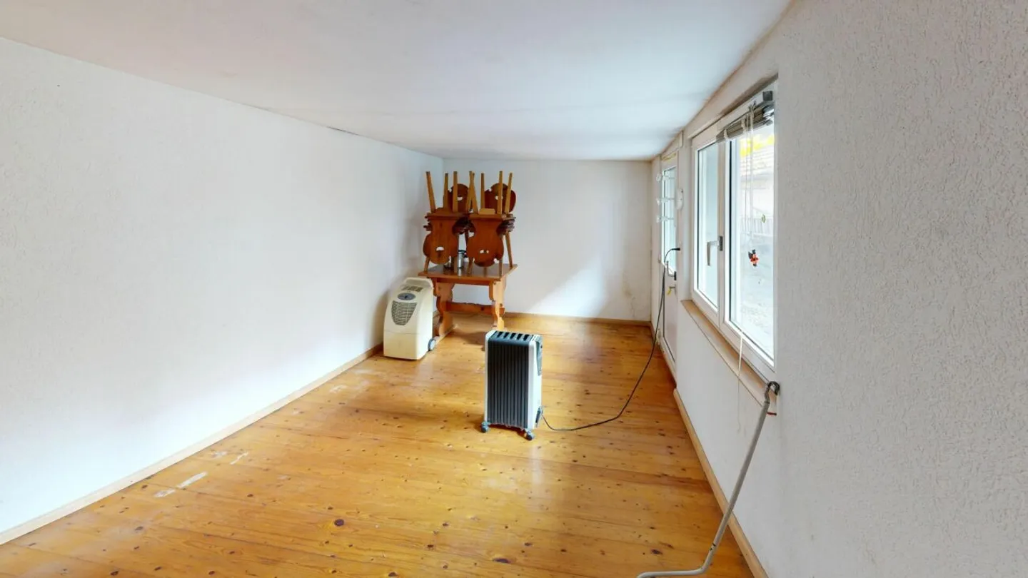 Charmantes Liebhaberobjekt mit Atelier, Werkstatt &amp; Ausbaupotenzial in Allschwil - Foto 5 von 12