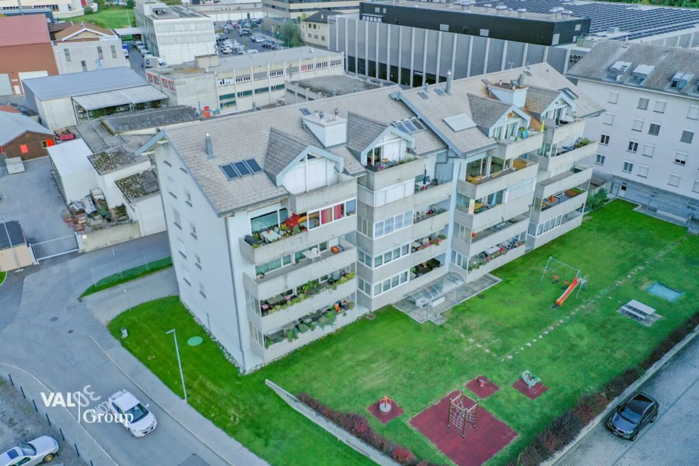 Charmante Attique de 4,5 pièces - Photo 10 sur 11