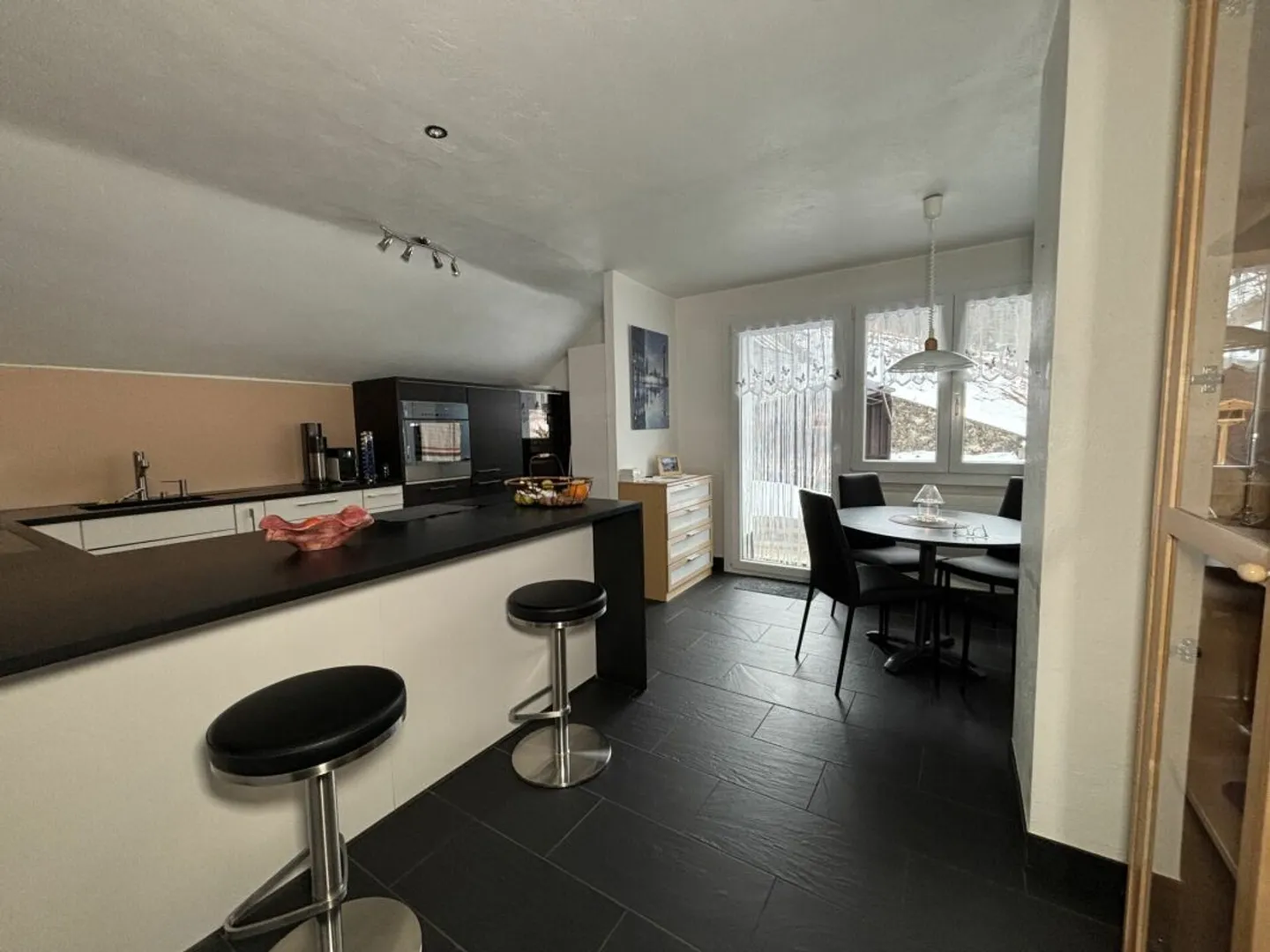 Belle maison familiale avec garages - Photo 2 sur 13