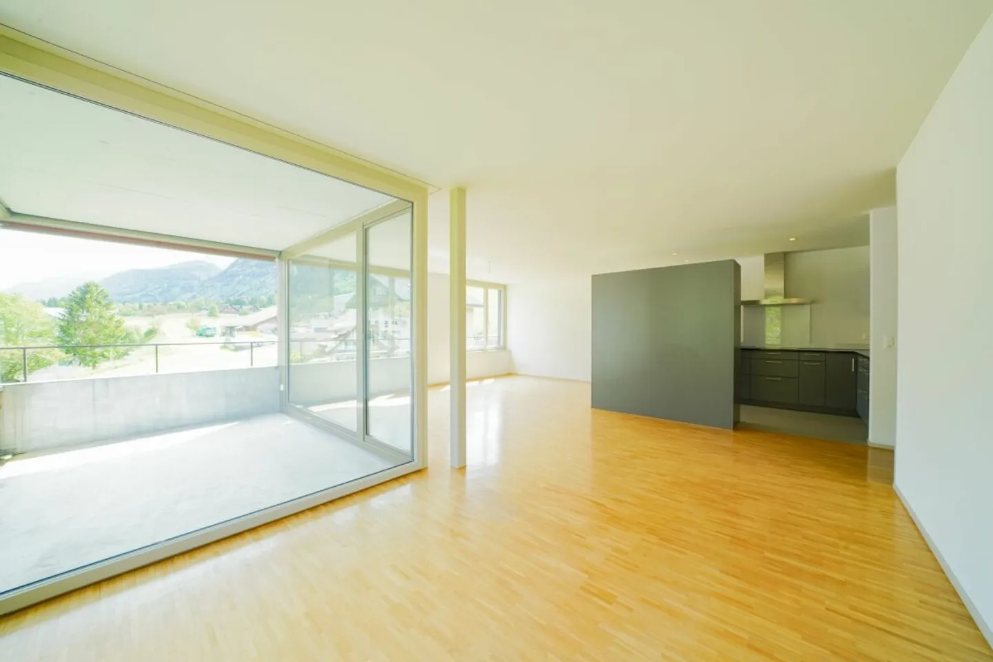 Moderno appartamento di 5.5 locali in posizione familiare a Büren NW - Foto 1 di 7