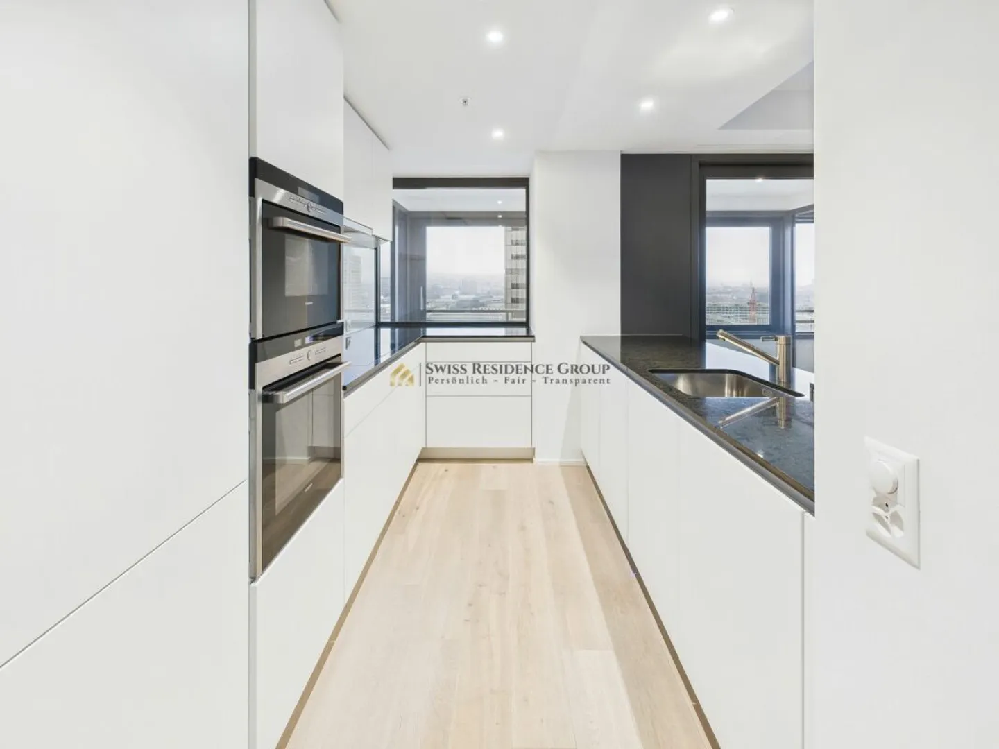 High above in Zurich West - 3.5 rooms on the 17th floor - Photo 7 of 13