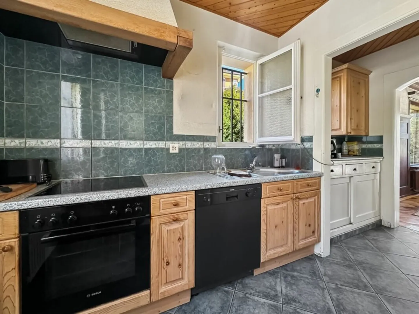 Una bella villa Art Deco su un grande giardino - Foto 5 di 13