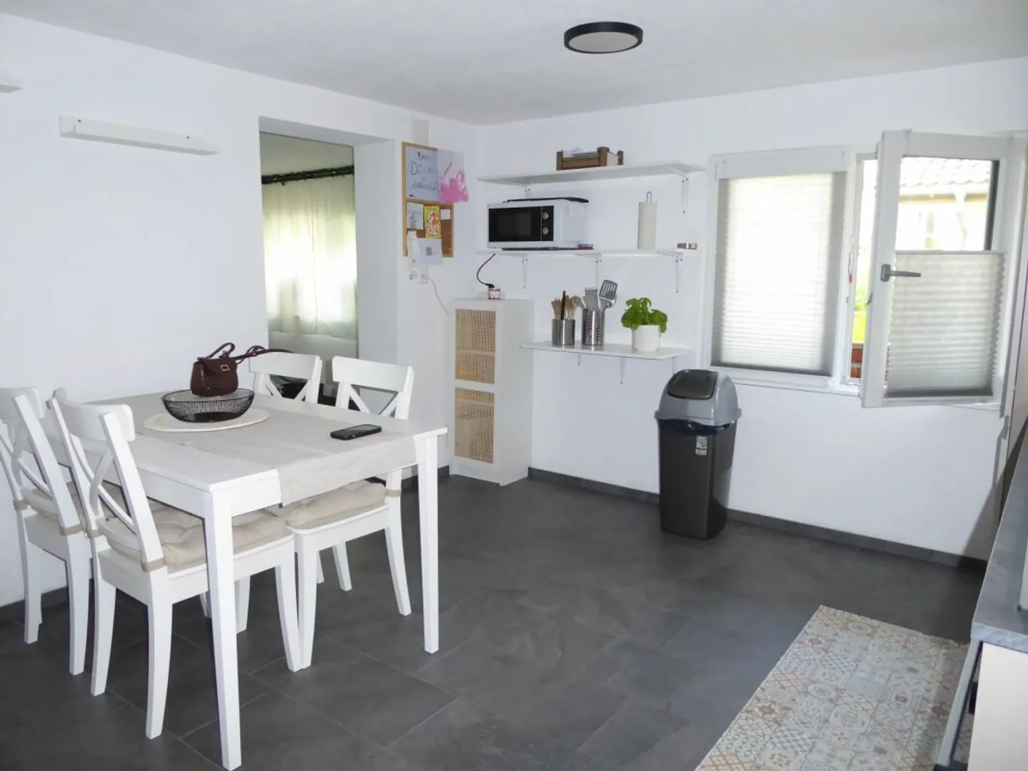 4 1/2-Room Apartment in a Quiet Location - Photo 2 of 13