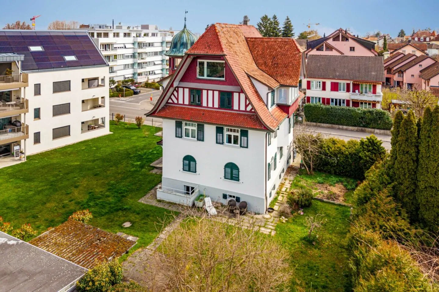 Bâtiment résidentiel historique (ENTIÈREMENT LOUE) avec 4 appartements (en propriété par étage) & 5 places de parking souterrain externes - Photo 4 sur 7