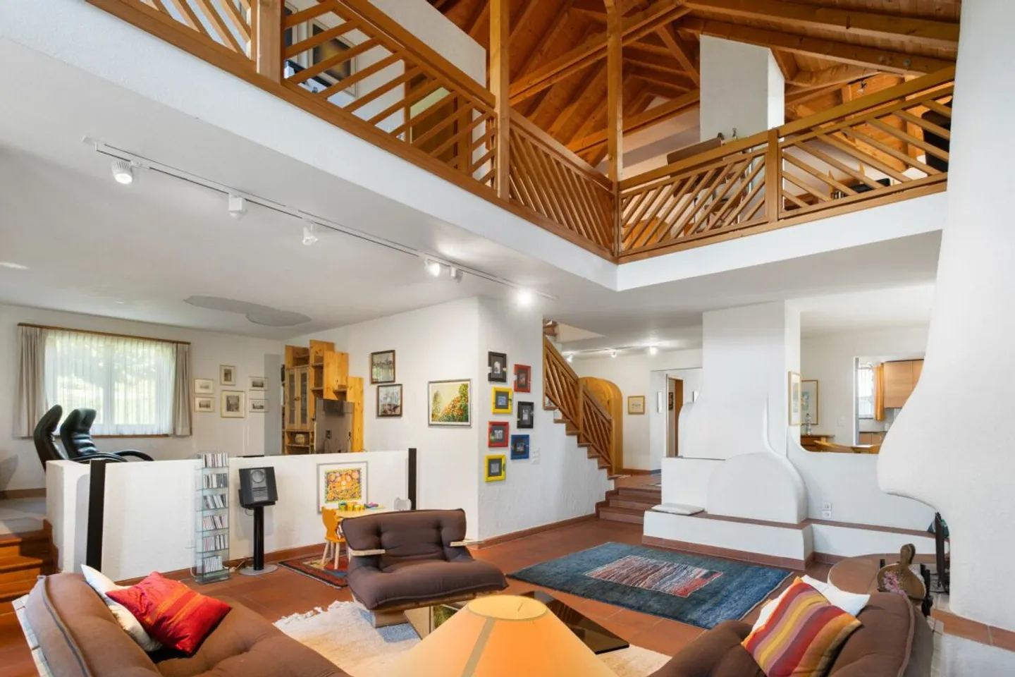 Spacious 6½-room single-family house with a dream garden oasis - Photo 7 of 13