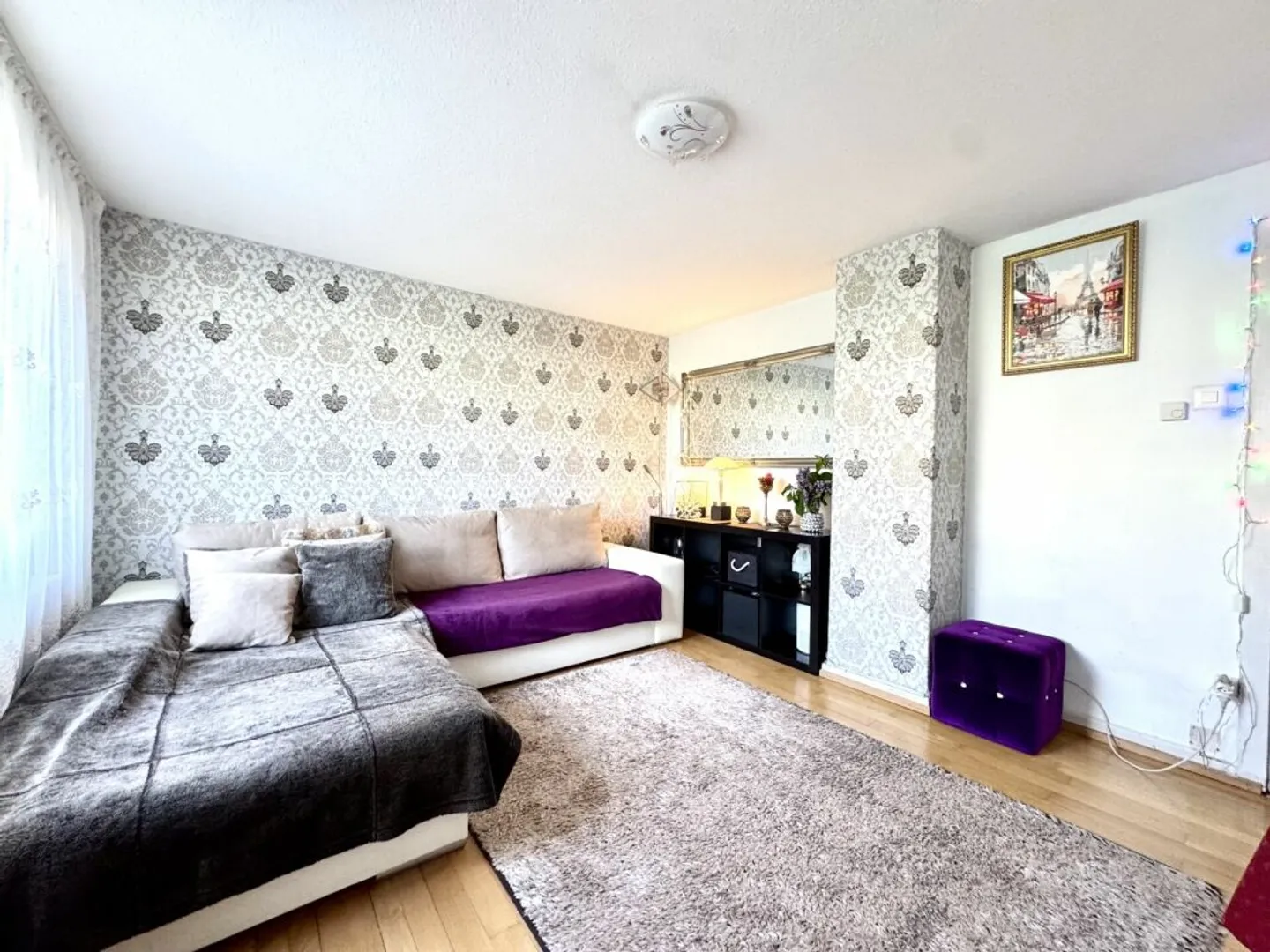 Casa bifamiliare adatta alle famiglie in una zona residenziale tranquilla - Foto 3 di 13