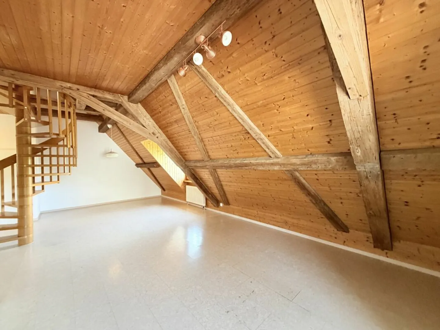 3.5 Room Duplex Apartment in Hermetschwil - Photo 5 of 13