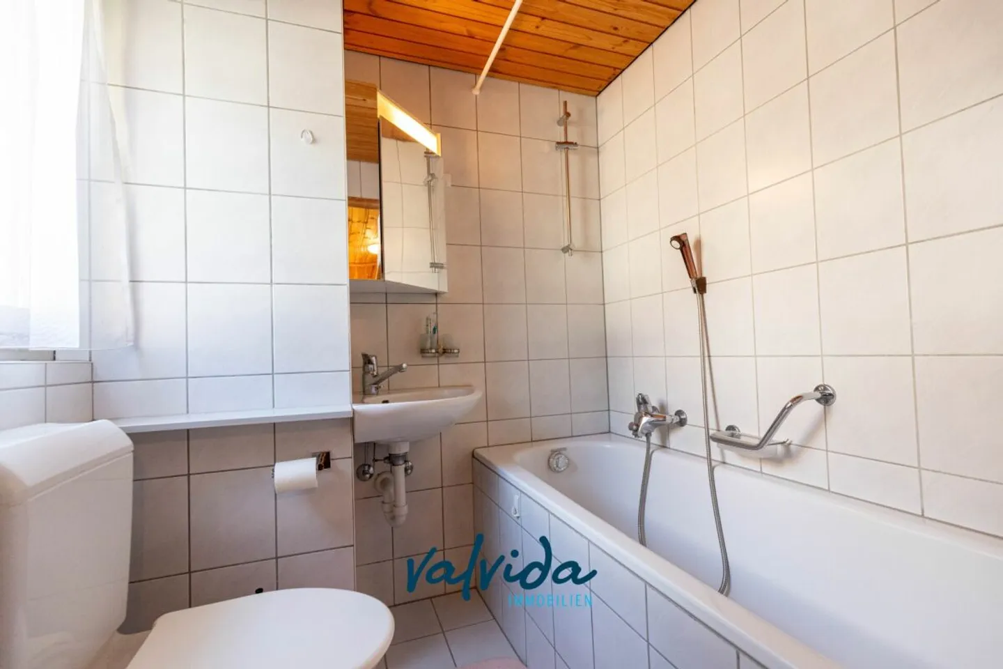 Charming residential unit with 3 apartments in the idyllic location of Ernen - Photo 8 of 13