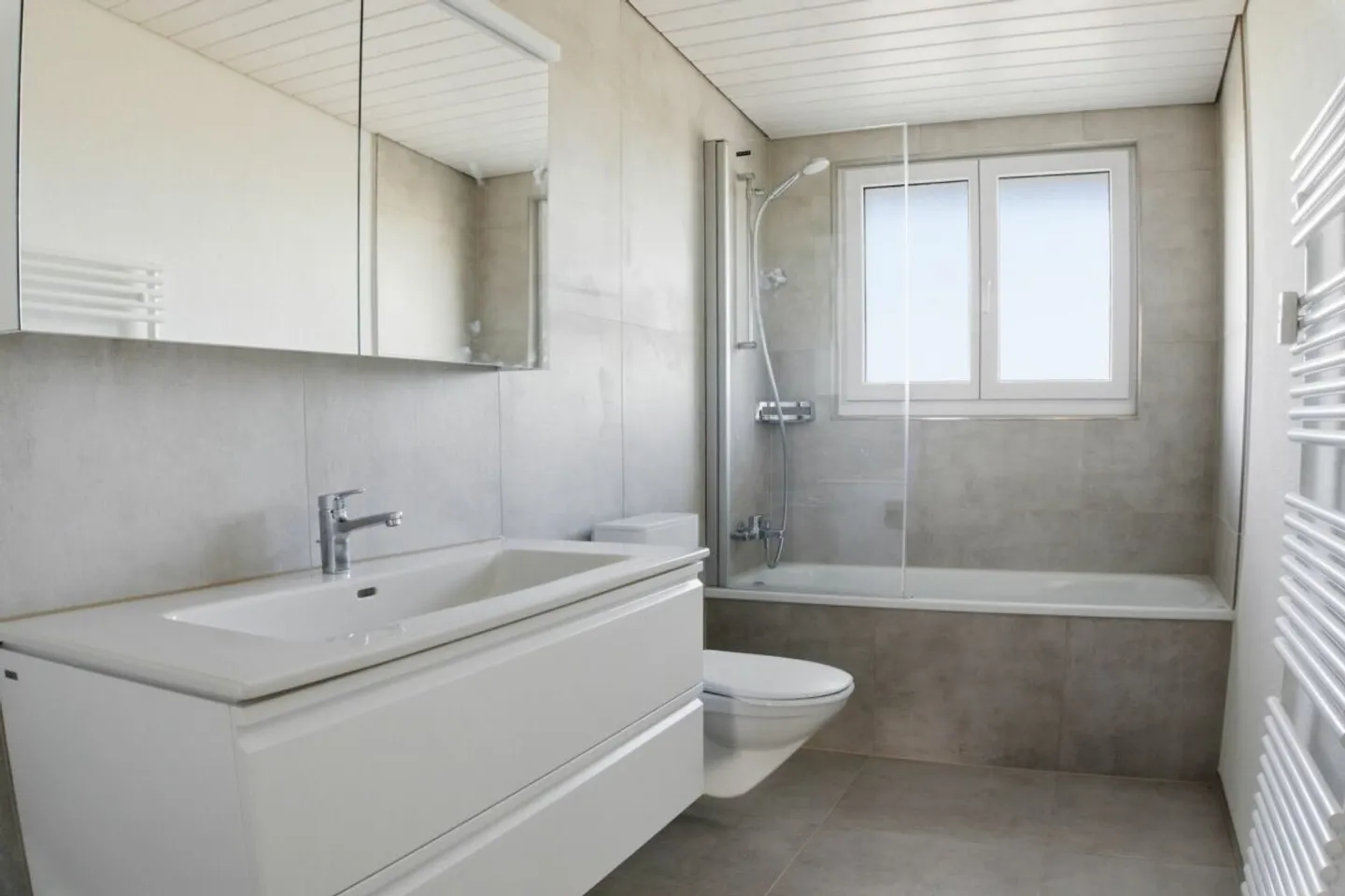 Ampio appartamento di 4,5 stanze con camino a Busswil TG - Vivere con charme e comfort - Foto 9 di 12