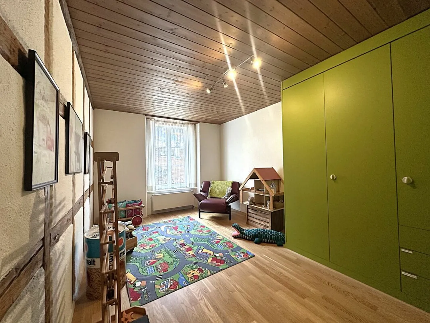 Edificio residenziale e commerciale nel centro di Glarus - Foto 8 di 13