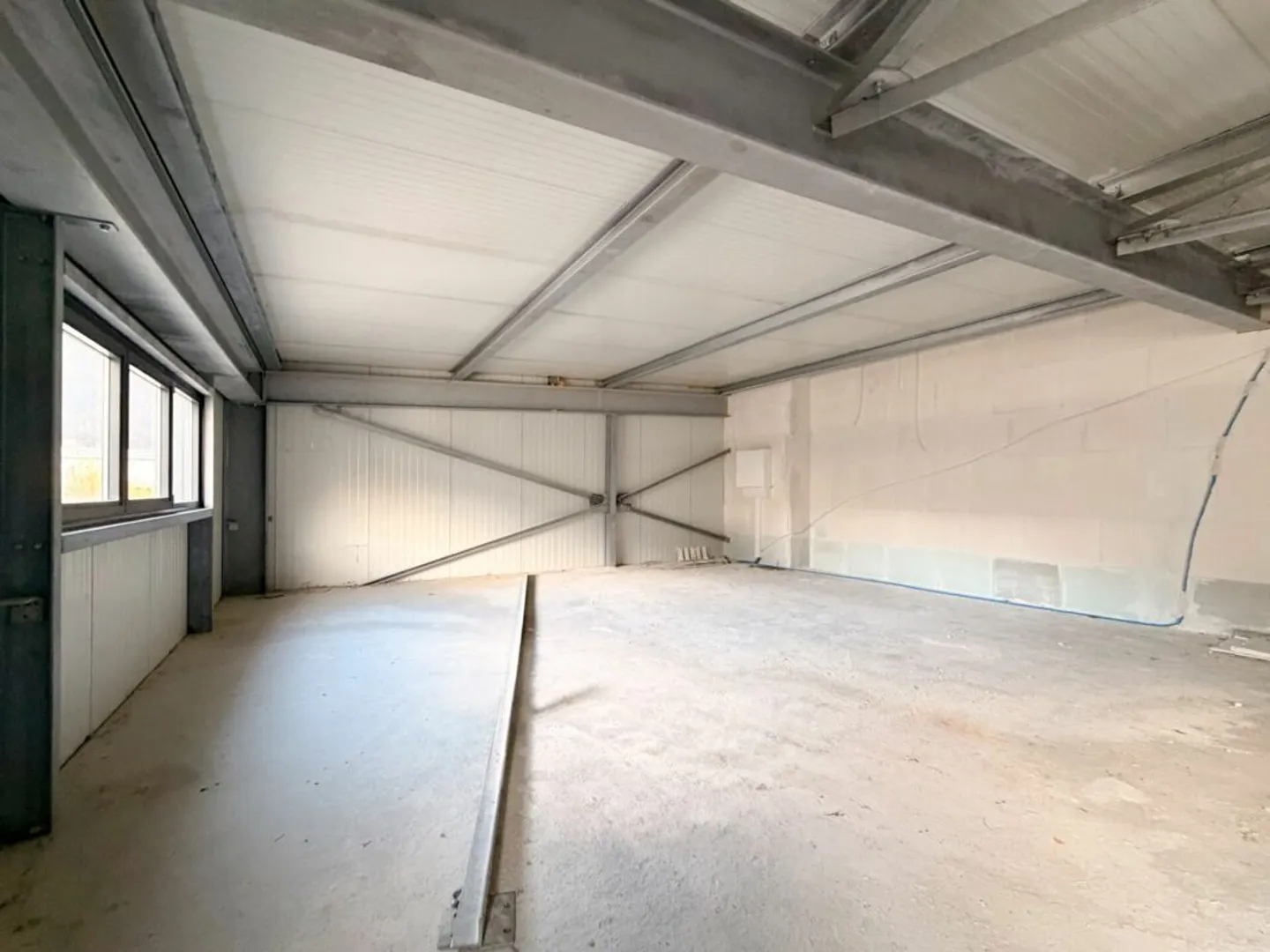 Espace de Bureau Moderne à Saxon - Photo 2 sur 5