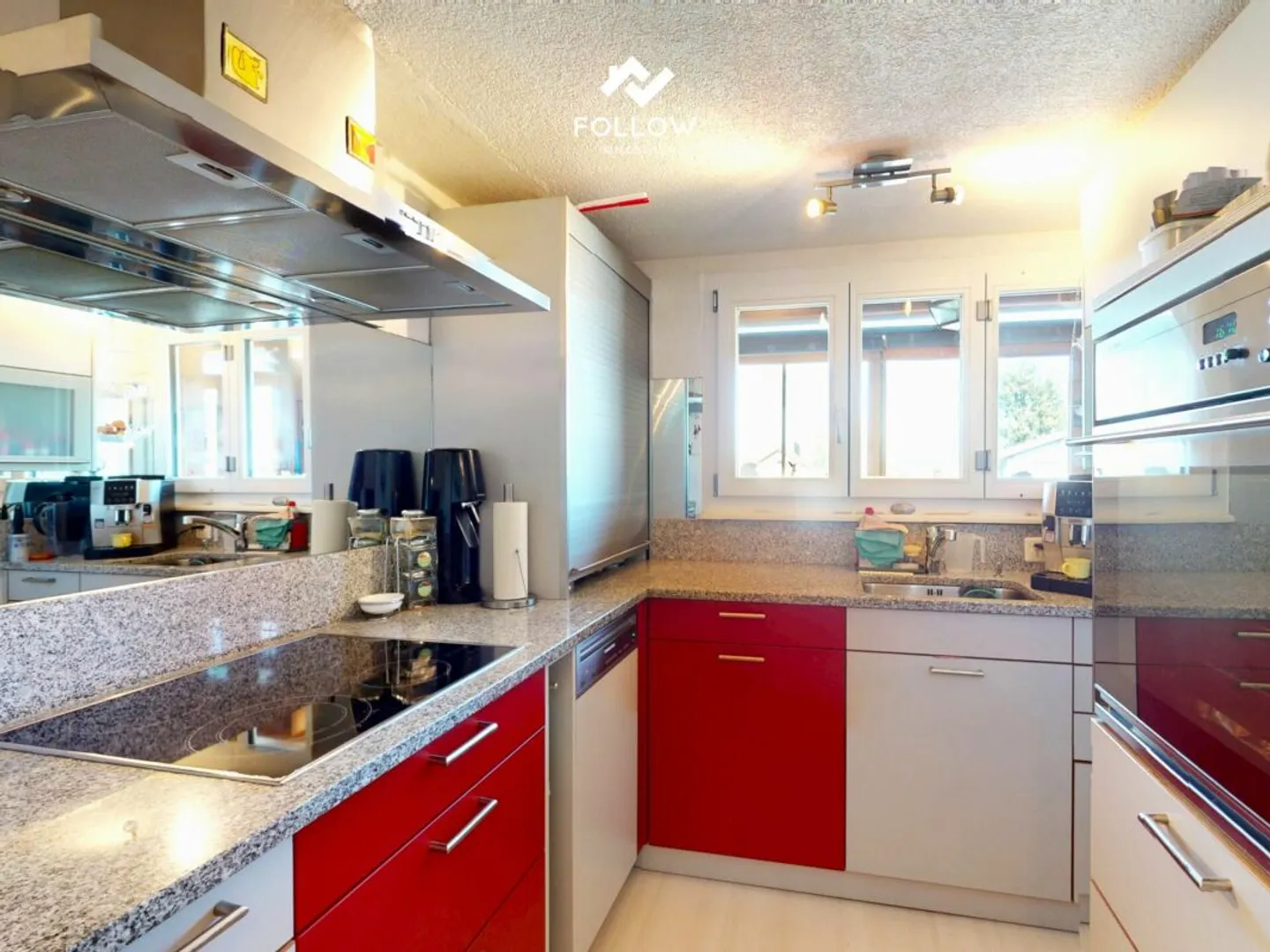 Family-friendly residential building with 2 apartments, large garden, plenty of space and expansion potential - Photo 2 of 12