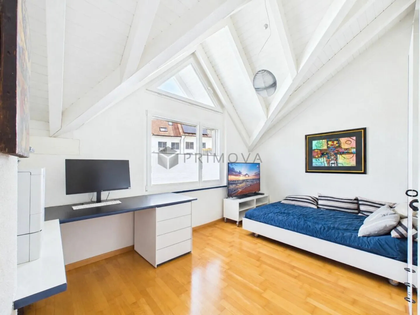 High-quality detached house with unobstructed south-west facing position - Photo 8 of 13