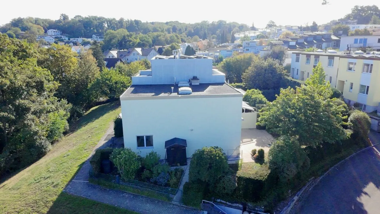 Your new family happiness, spacious 5.5 room corner house with private garden! - Photo 5 of 13