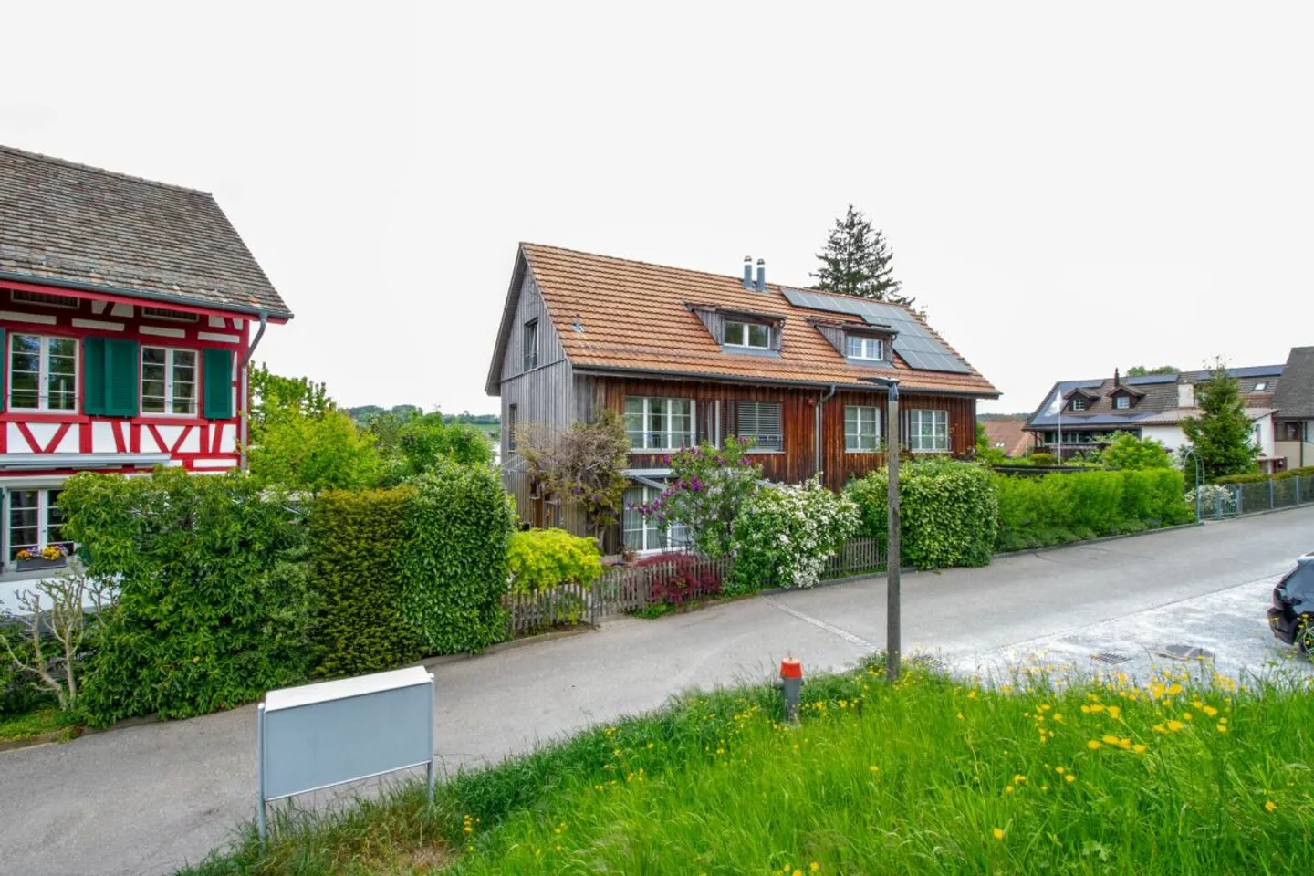 5.5-Room Semi-Detached House with Converted Attic and View - Photo 1 of 13