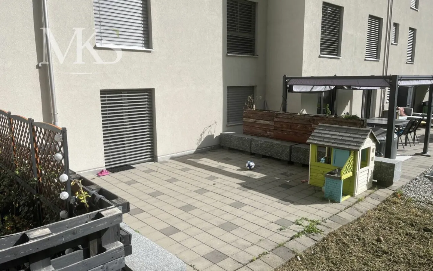 Modernes Apartment mit grossem Balkon - Foto 8 von 12