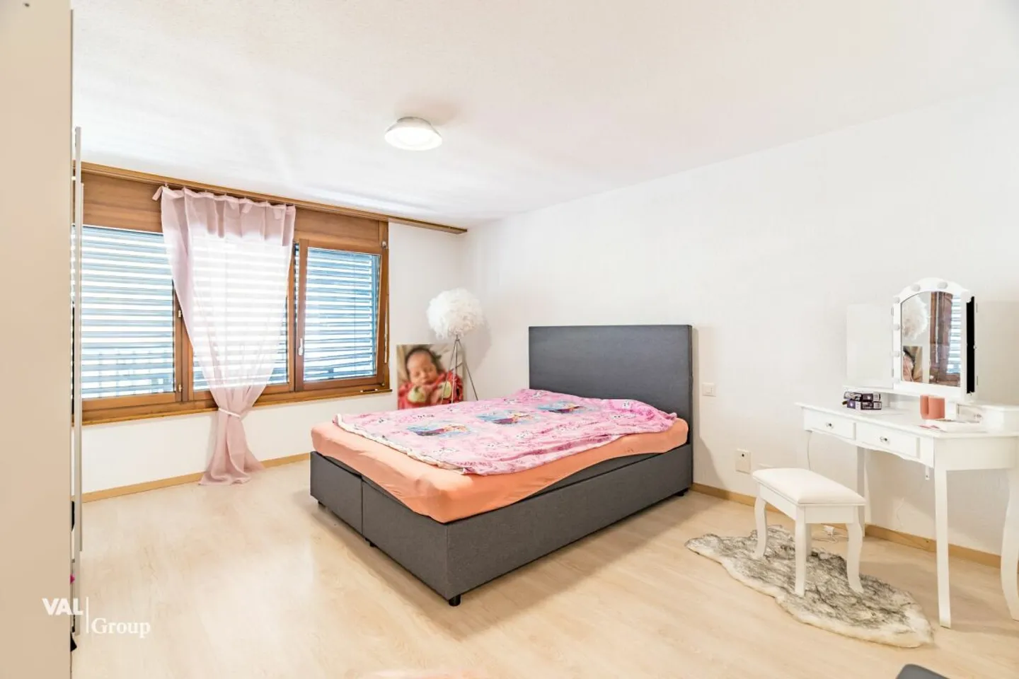 Appartement extrêmement central avec deux balcons et une lumière généreuse - Photo 7 sur 13