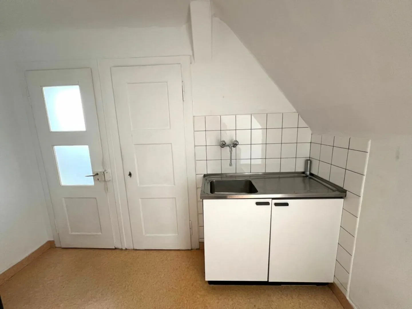 Appartement mansardé 2.5 pièces confortable au cœur de Vitznau - Photo 7 sur 13