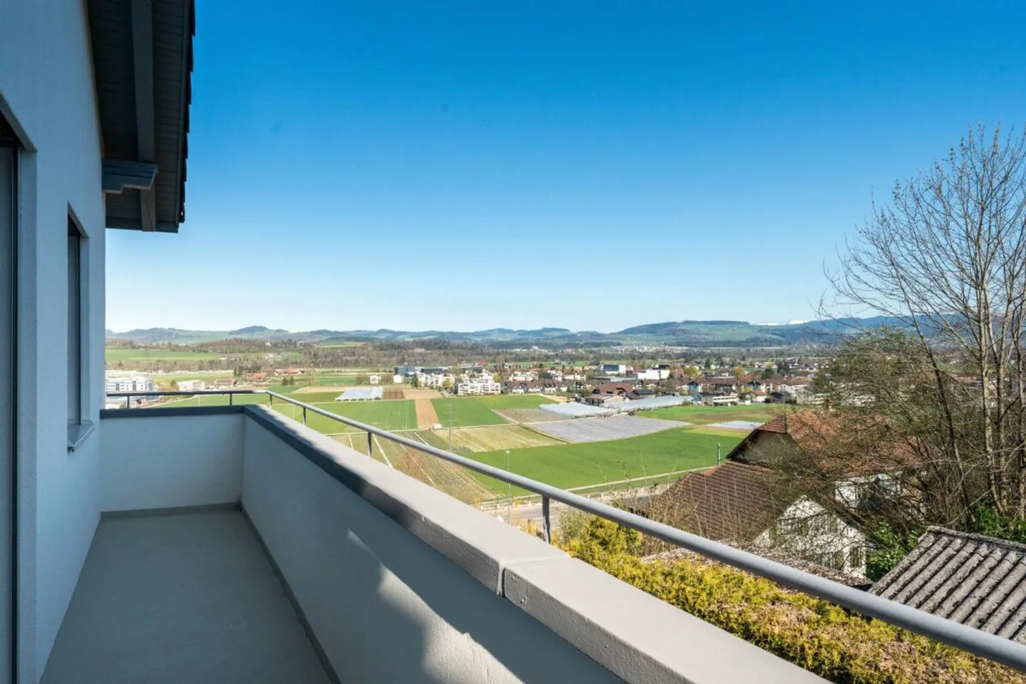 Esperienza abitativa esclusiva con vista: Meraviglia spaziale modernizzata a Belp - Foto 11 di 13