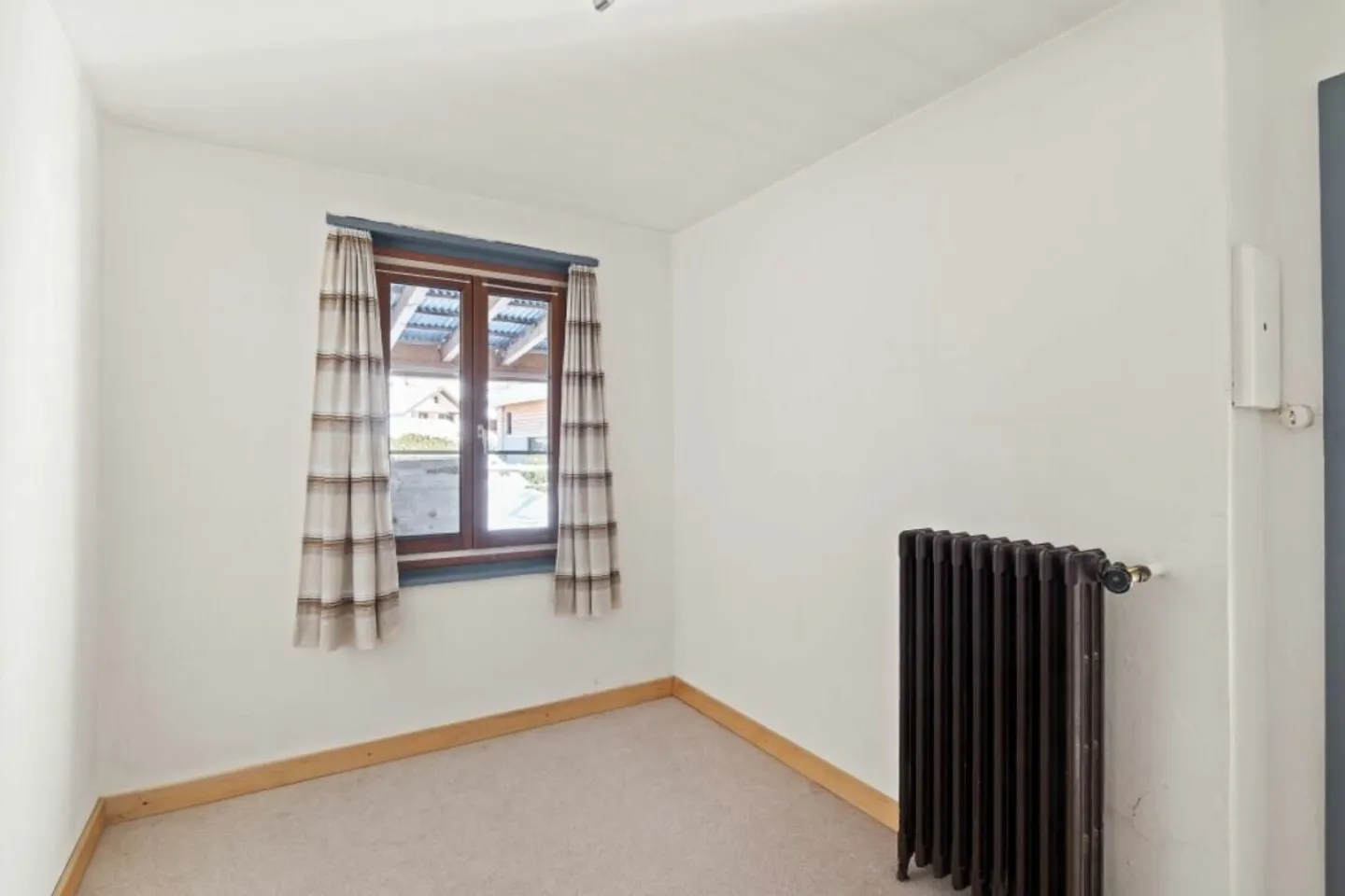 Two-family house in the Crans-Montana ski area - Photo 10 of 13