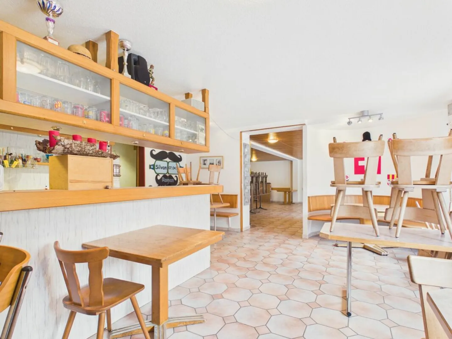 Ristorante spazioso in affitto a Ederswiler - Foto 2 di 13