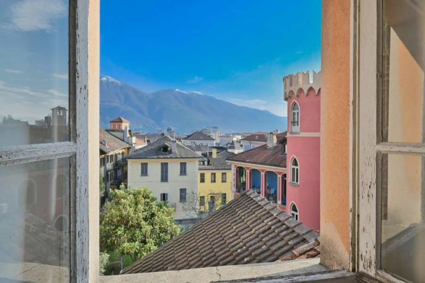 Historic Building in Locarno - Photo 10 of 13